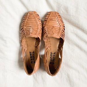 Women’s Hurache Sandal - Size 7